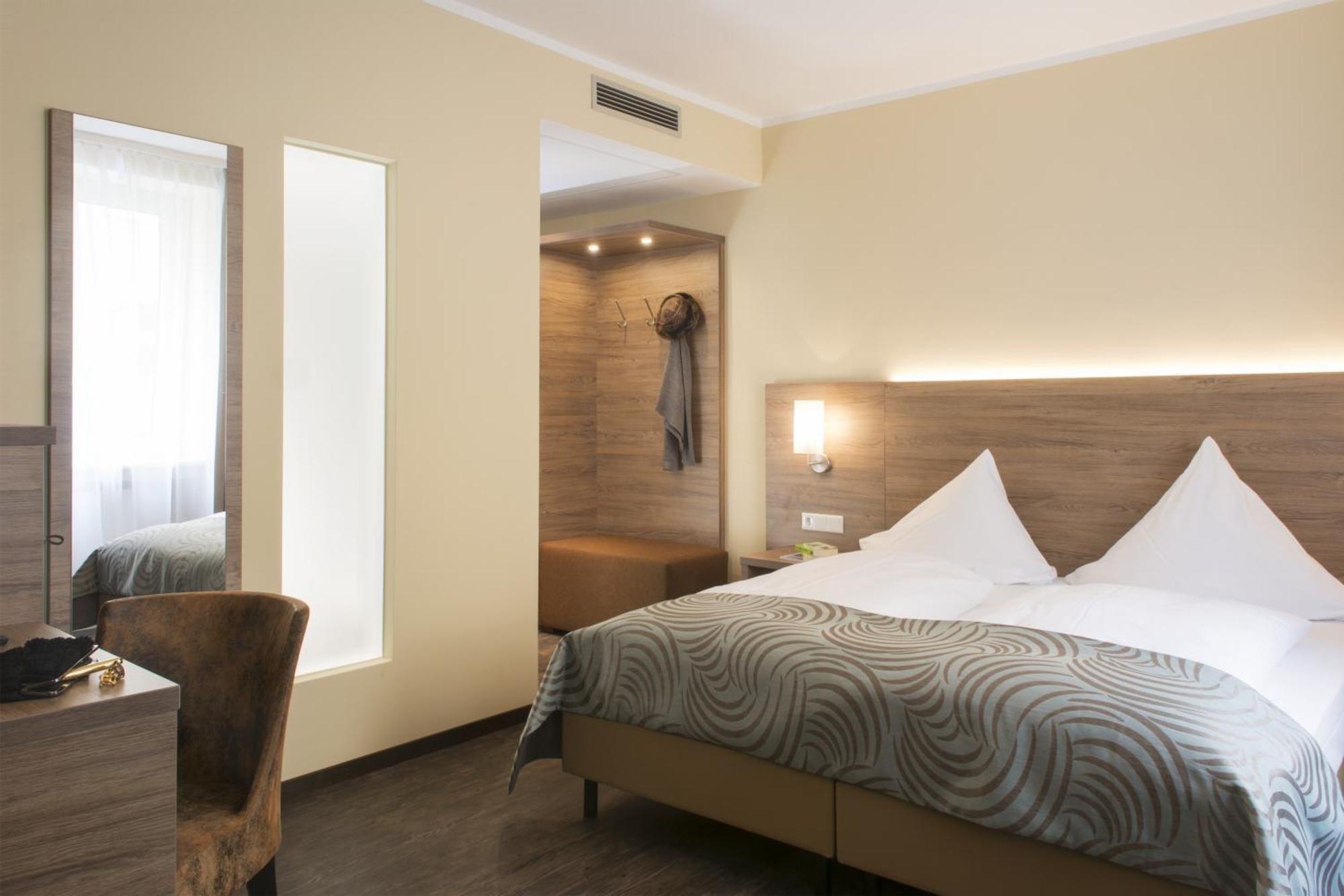 Large Double Room,1709855015:JPEG